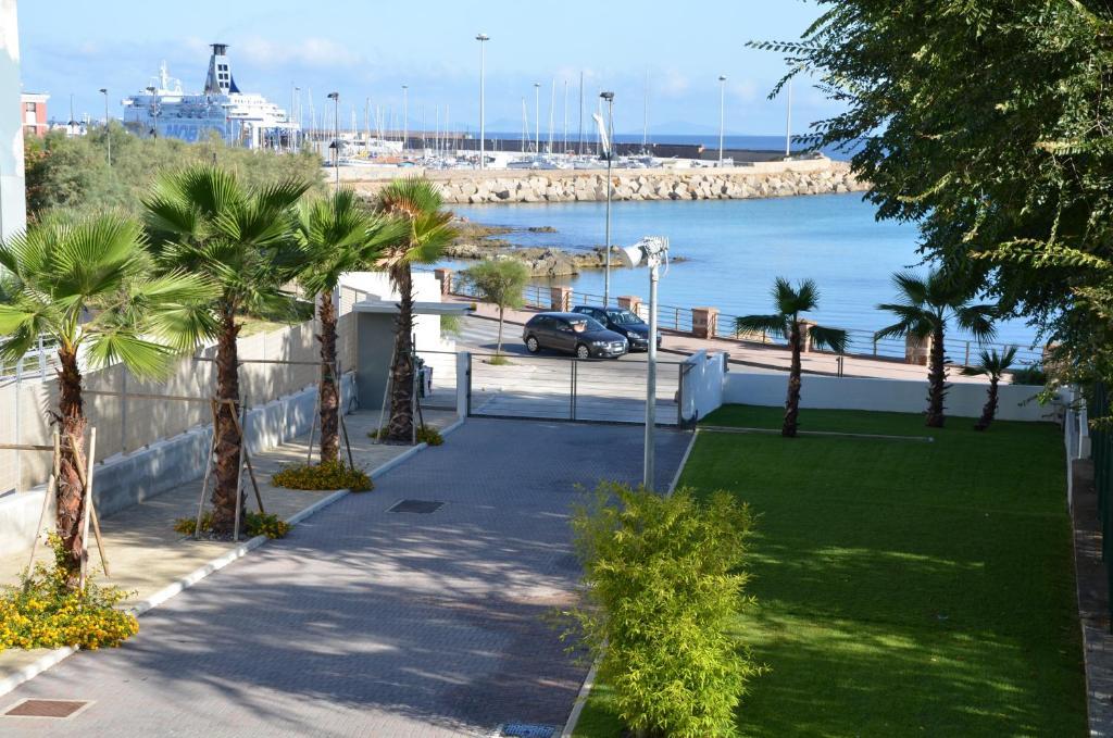 Residence Lungomare Porto Torres Exteriör bild