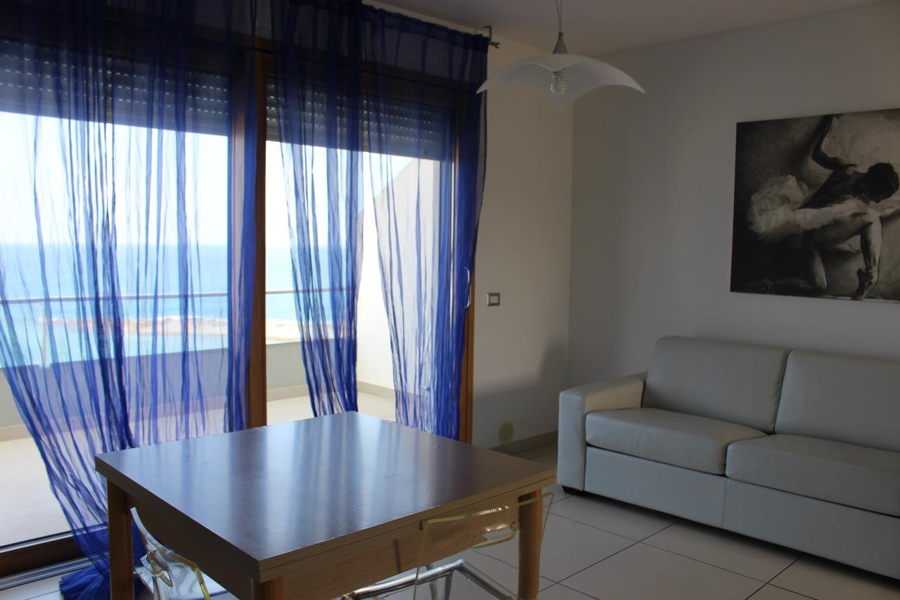 Residence Lungomare Porto Torres Exteriör bild